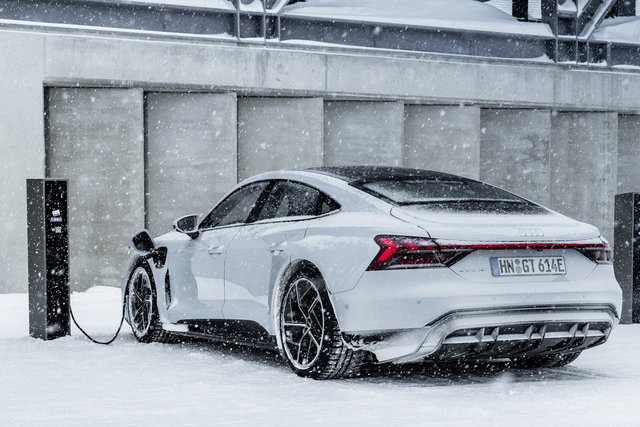 auto elettriche inverno freddo neve ricarica 5