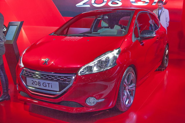 peugeout 2o8 ginevra2013 2