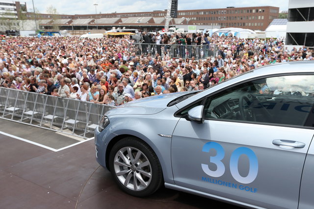 volkswagen golf 30 milioni 2