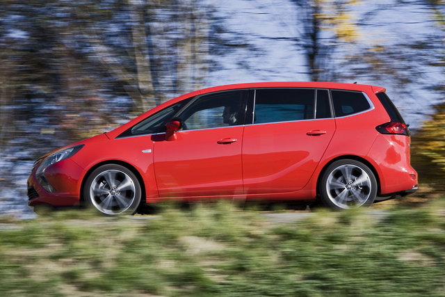 opel zafira biturbo 34
