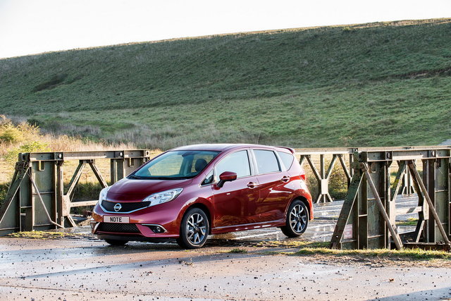 nissan note zorbing 04