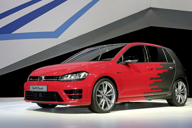 volkswagen golf ces 2015 26