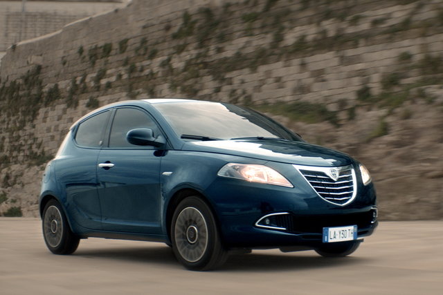 lancia ypsilon spot 4