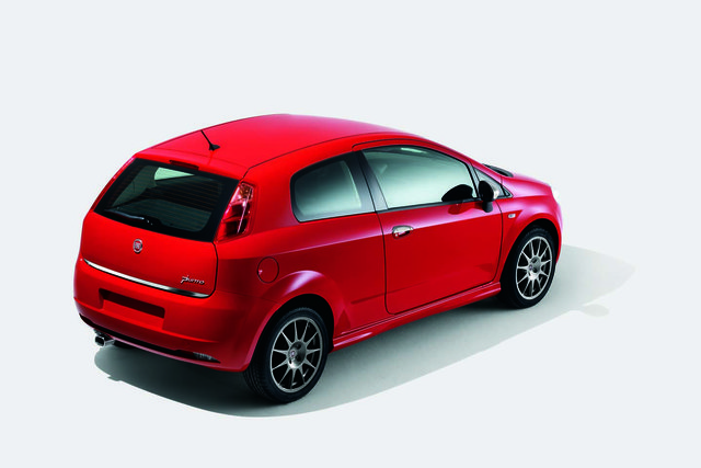 La Fiat Grande Punto: vista di tre quarti posteriore