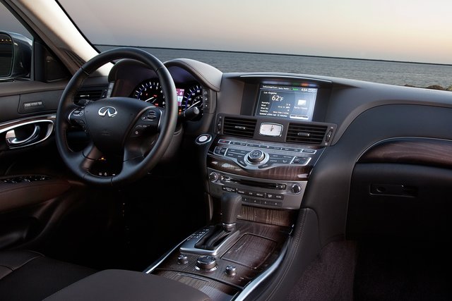 infiniti m 8