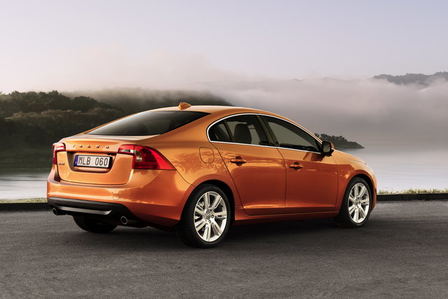 volvo s60  05