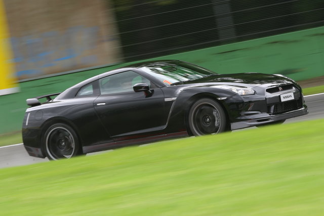 nissan monza  25
