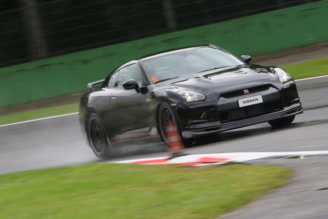 nissan monza  26