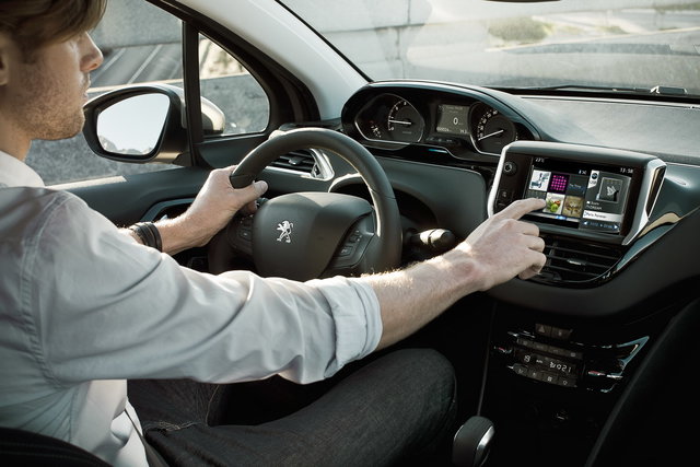 peugeot 208 08