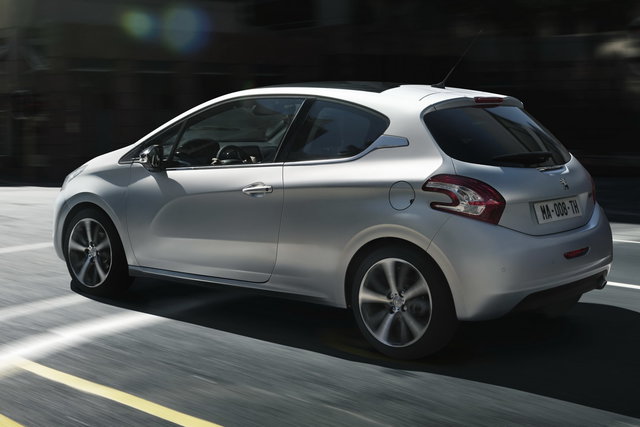 peugeot 208 05