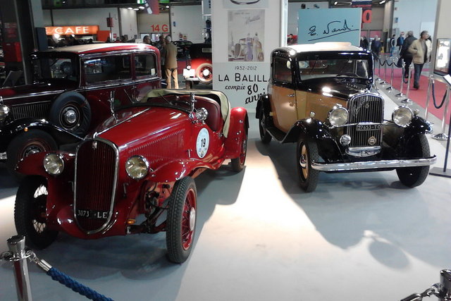 A Milano sfilano in passerella le auto storiche