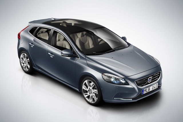 volvo v40 13