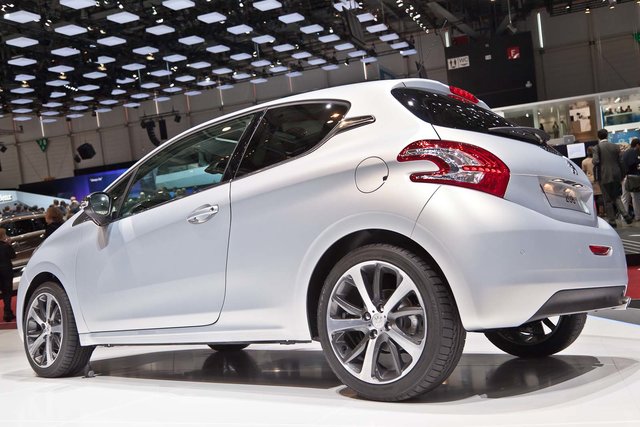 peugeot 208 5