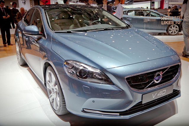 volvo v40 11