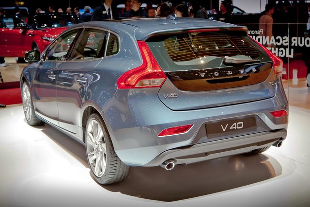 volvo v40 6