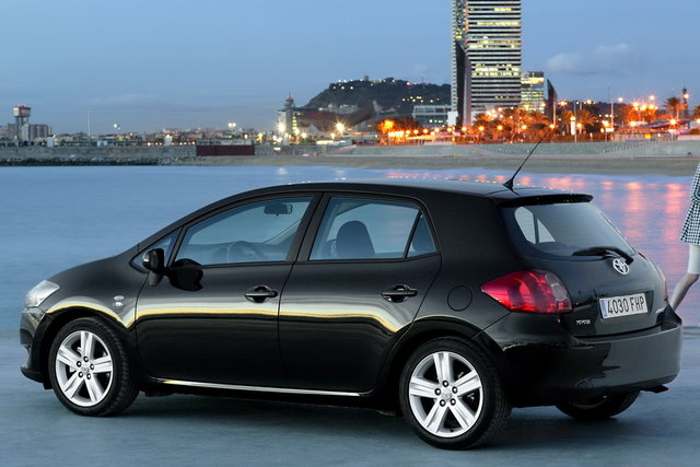 2006 toyota auris 06
