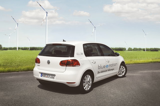 volkswage golf blue e motion 10