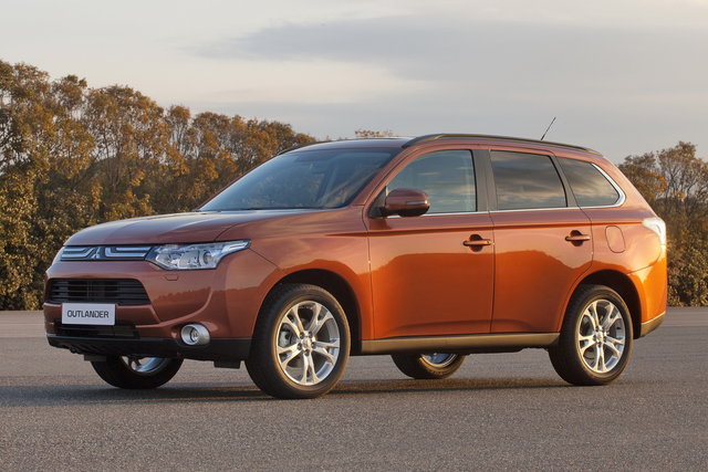 mitsubishi outlander 2013 02