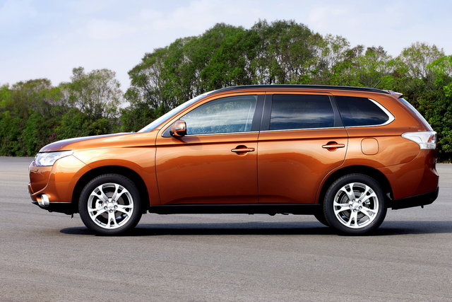 mitsubishi outlander 2013 16