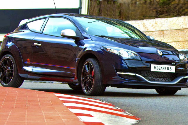 renault megane rs red bull 10