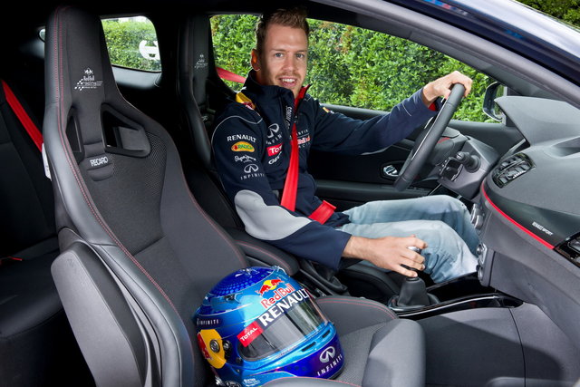 renault megane rs red bull 14