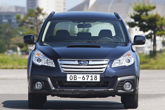subaru legacy outback 2013 02