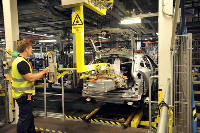 volvo v60 hybrid ibrida 2
