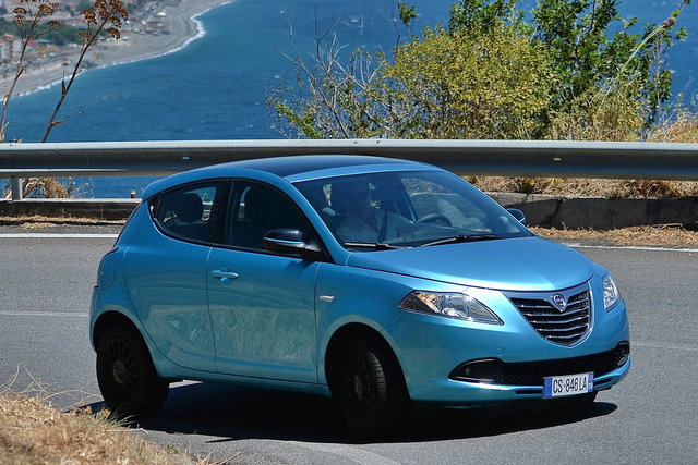lancia ypsilon elefantino 01