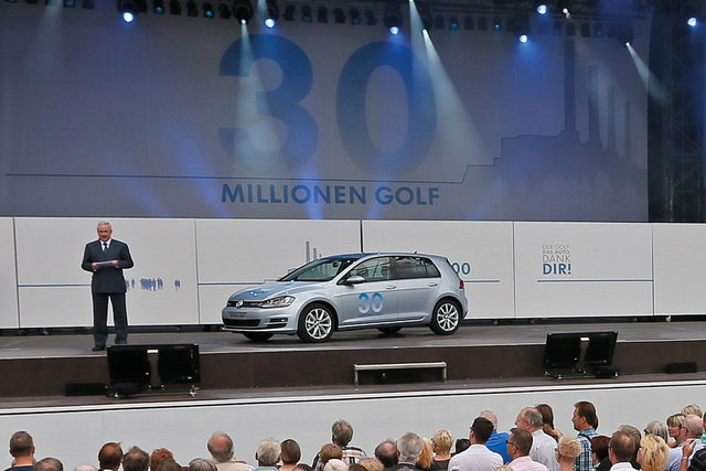 volkswagen golf 30 milioni 4