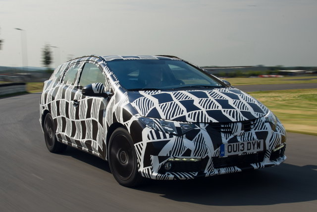 honda civic tourer spy 1
