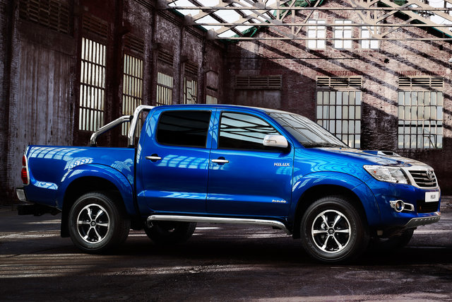 toyota hilux 11