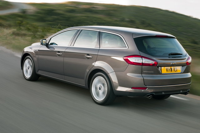 ford mondeo 2010 02