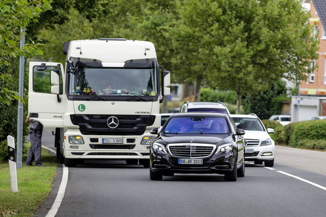 mercedes intelligent drive 03