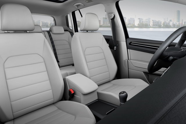 volkswagen golf sportsvan 05