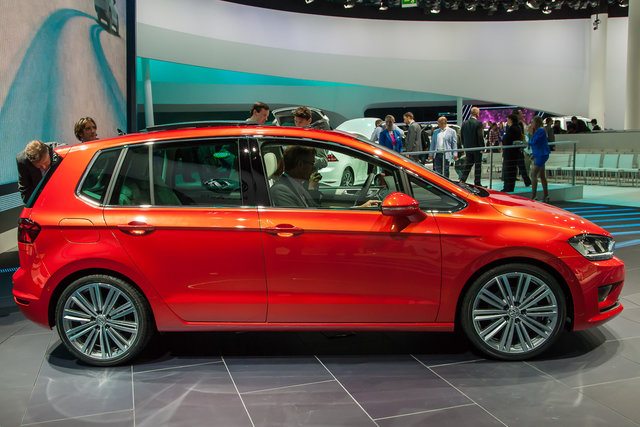 volkswagen golf sportsvan 1