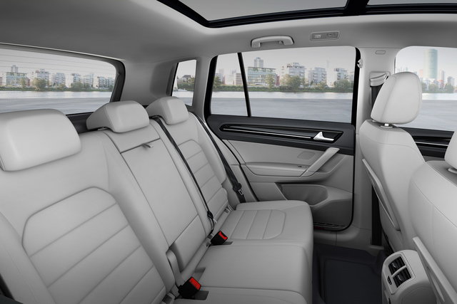 volkswagen golf sportsvan 15