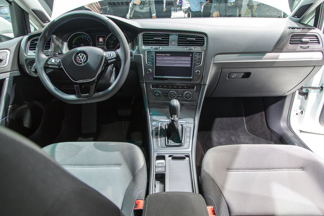 volkswagen golf sportsvan 2