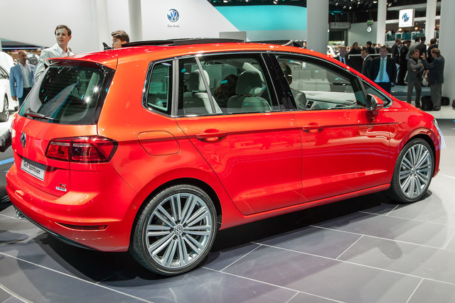 volkswagen golf sportsvan 3
