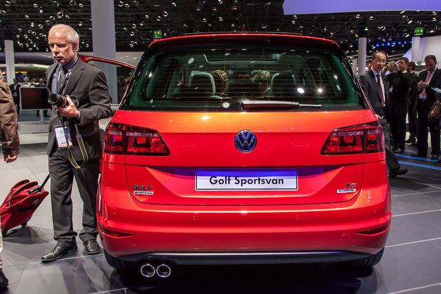 volkswagen golf sportsvan 6