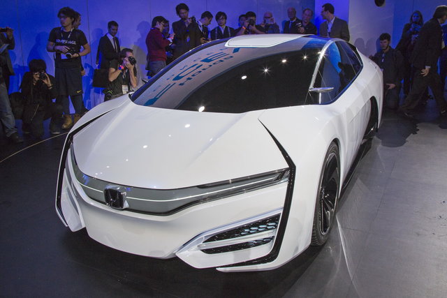 honda fcev 2013 01