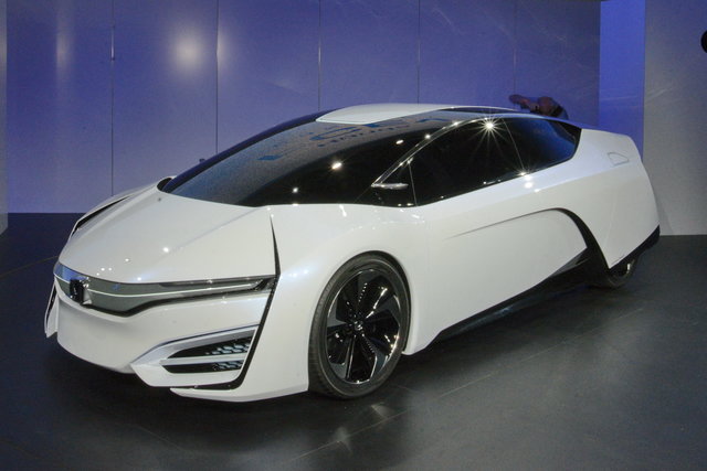 honda fcev 2013 05