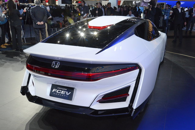 honda fcev 2013 08