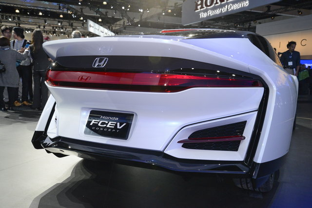 honda fcev 2013 10