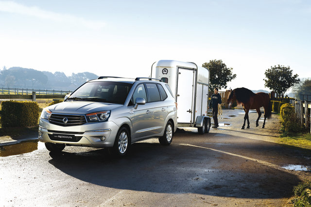 ssangyong rodius 2013 12