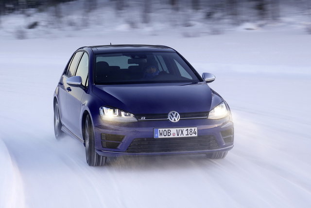 volkswagen golf r 2014 04 0