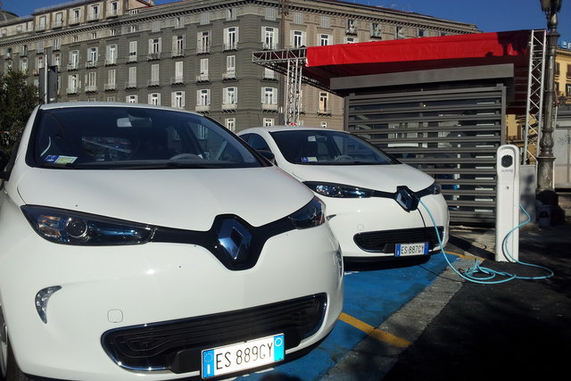 renault ciro car sharing napoli 4