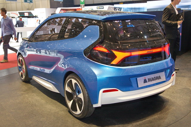 magna mila blue ginevra 2014 3