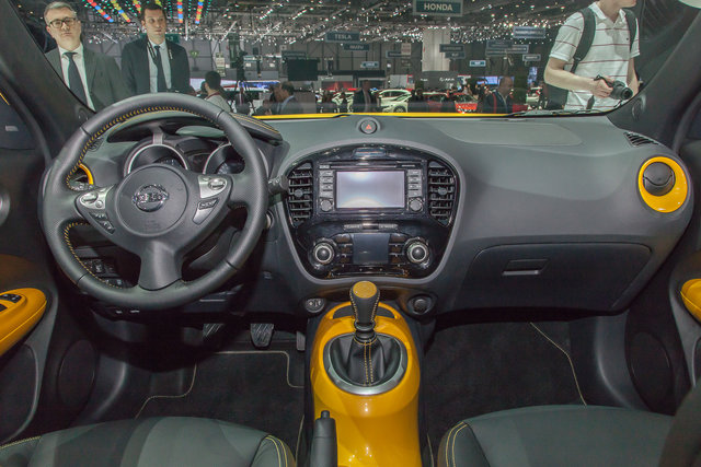 nissan yuke 7