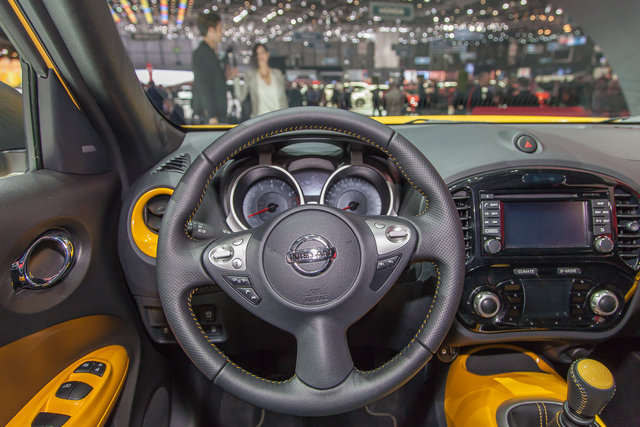 nissan yuke 8