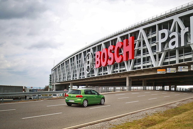 bosch parcheggio v charge 04 2014 1